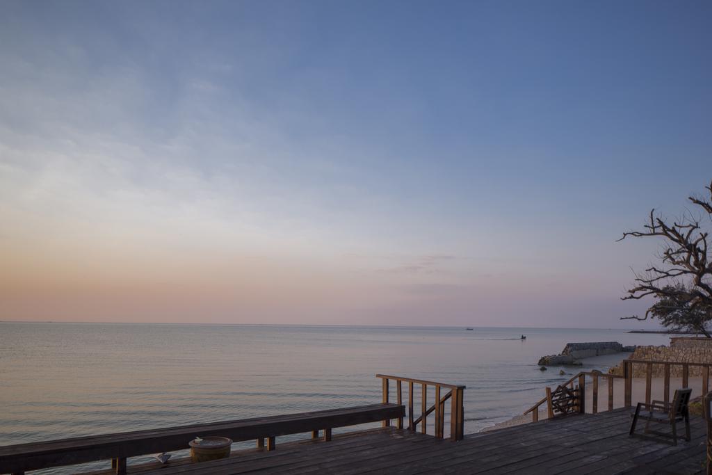 I Tara Resort & Spa Haad Chao Samran Exterior photo